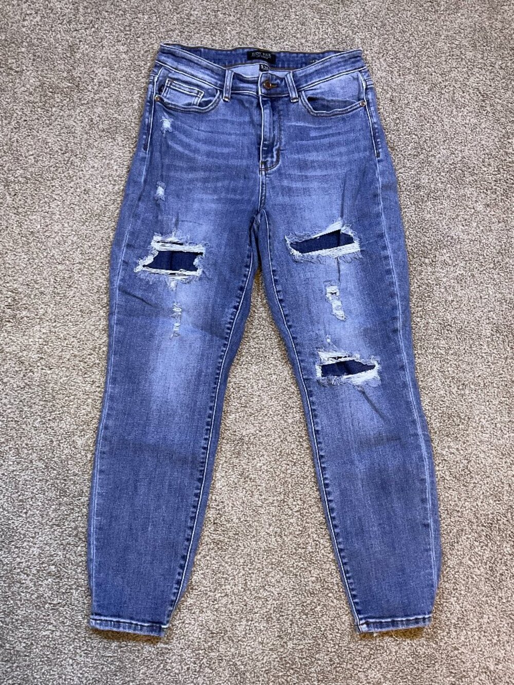 Judy Blue Relaxed Fit Jeans Mid Rise Distressed Stretch Denim Patches Size 9/29